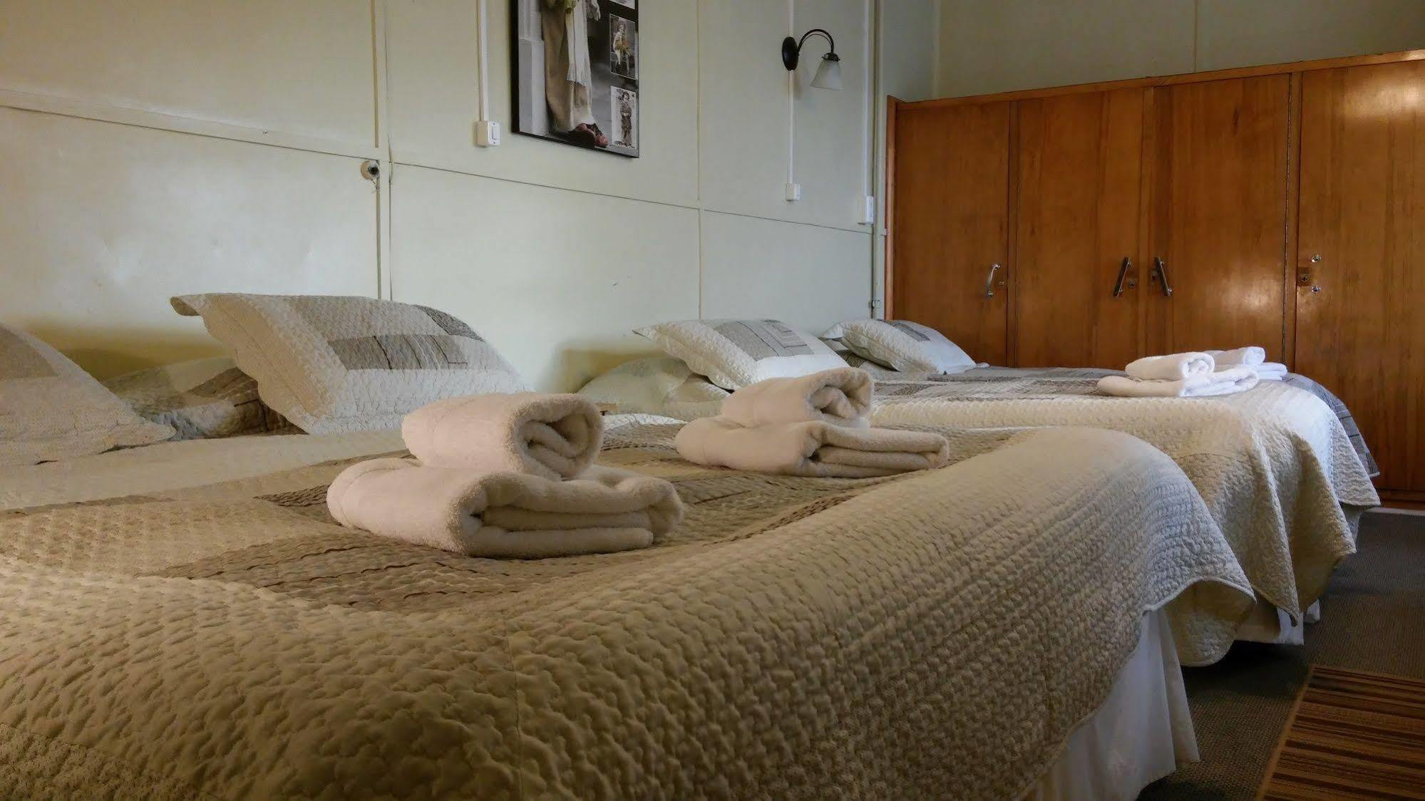 Hostal Y Cabanas Ainil Punta Arenas Ngoại thất bức ảnh