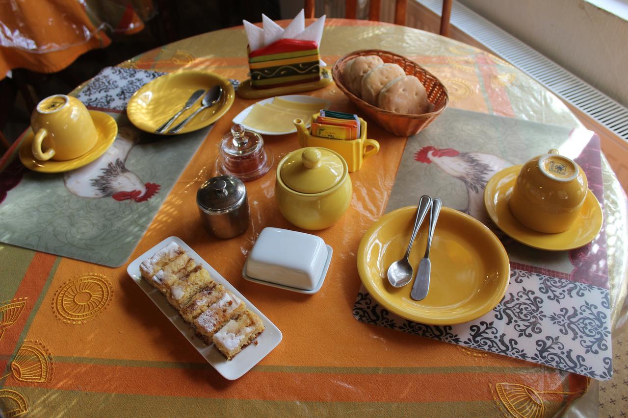 Hostal Y Cabanas Ainil Punta Arenas Ngoại thất bức ảnh
