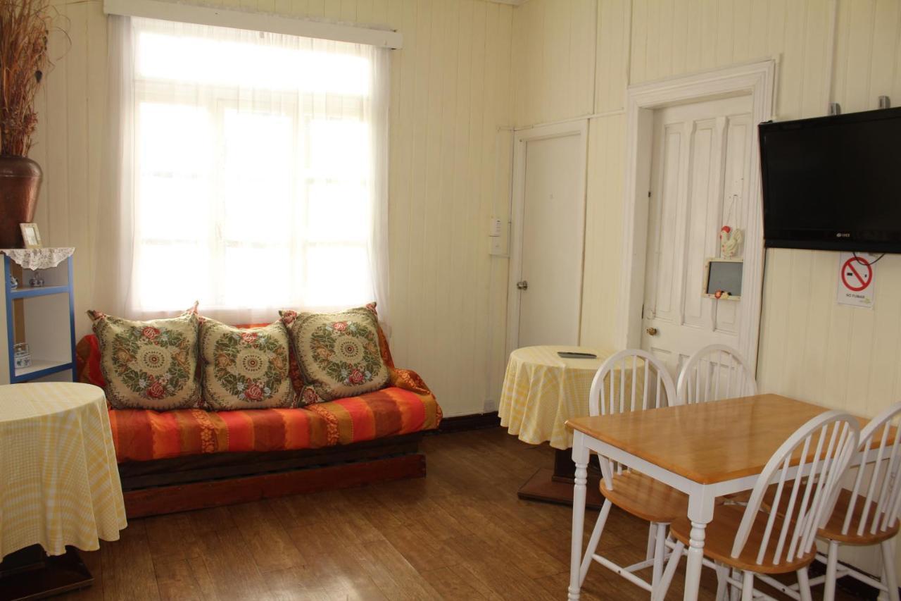 Hostal Y Cabanas Ainil Punta Arenas Ngoại thất bức ảnh