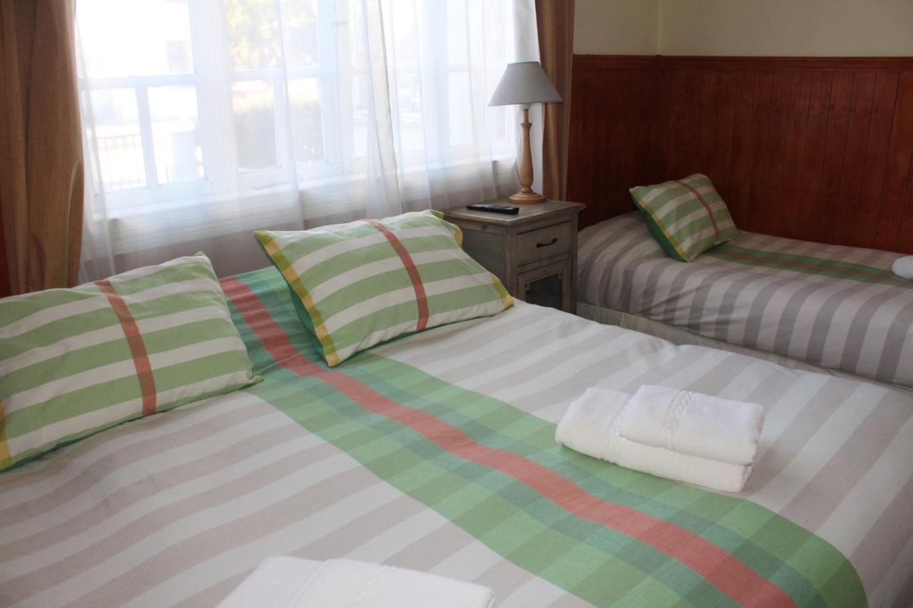 Hostal Y Cabanas Ainil Punta Arenas Ngoại thất bức ảnh