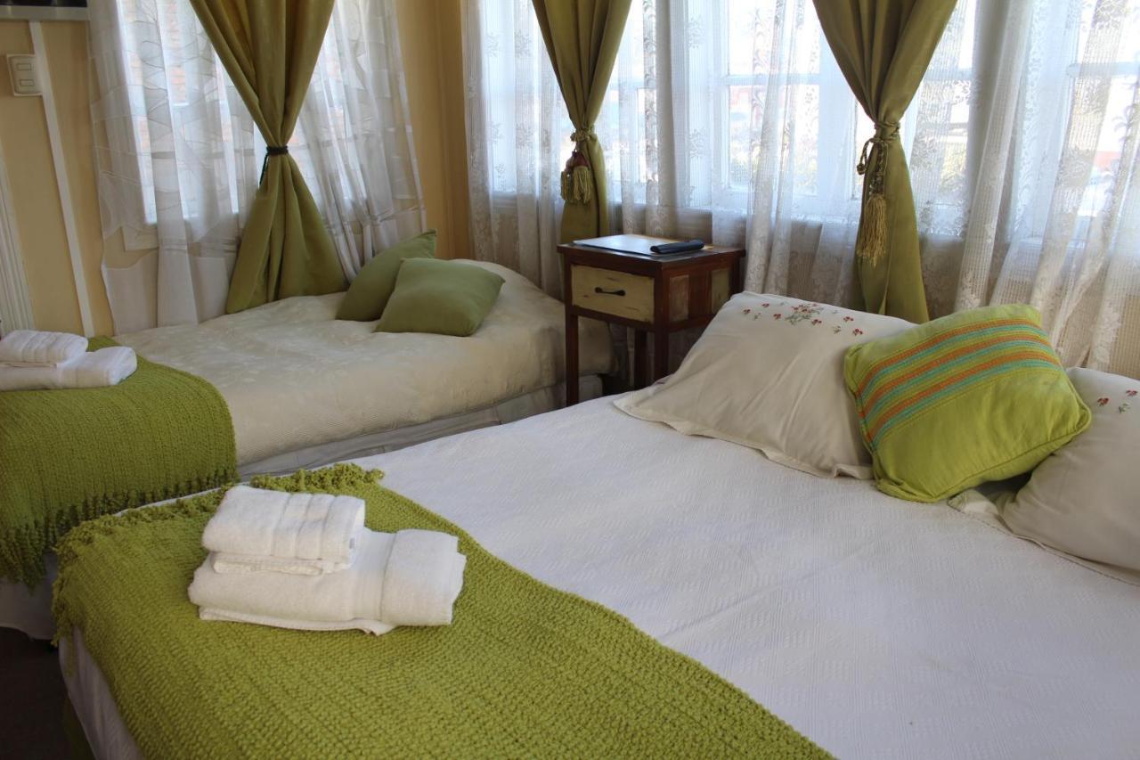 Hostal Y Cabanas Ainil Punta Arenas Ngoại thất bức ảnh